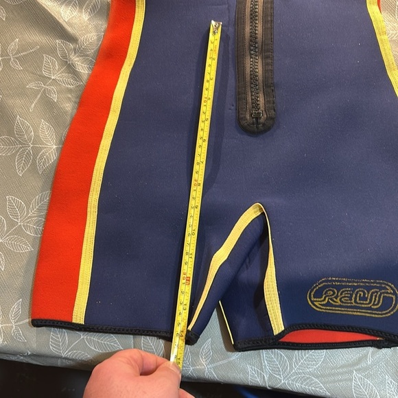 Kids Recss Wet Suit. No Sizing, see measurement’s in photos. - Picture 5 of 8